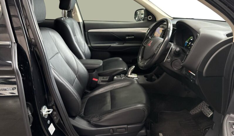 
								Mitsubishi OUTLANDER PHEV G Premium Package 2013 full									