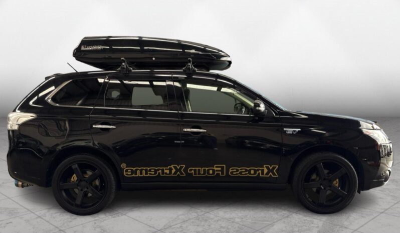 
								Mitsubishi OUTLANDER PHEV G Premium Package 2013 full									