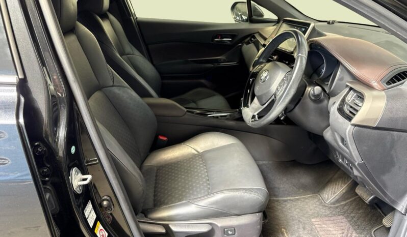 
								Toyota C-HR  2017 full									