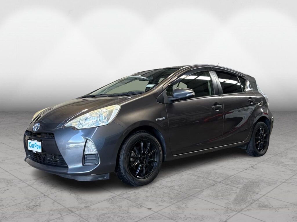 Toyota AQUA HYBRID 2012