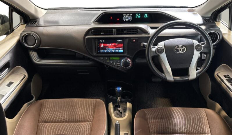 
								Toyota AQUA HYBRID 2012 full									