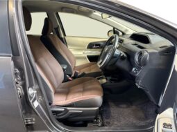 
										Toyota AQUA HYBRID 2012 full									