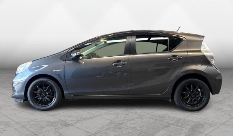 
								Toyota AQUA HYBRID 2012 full									