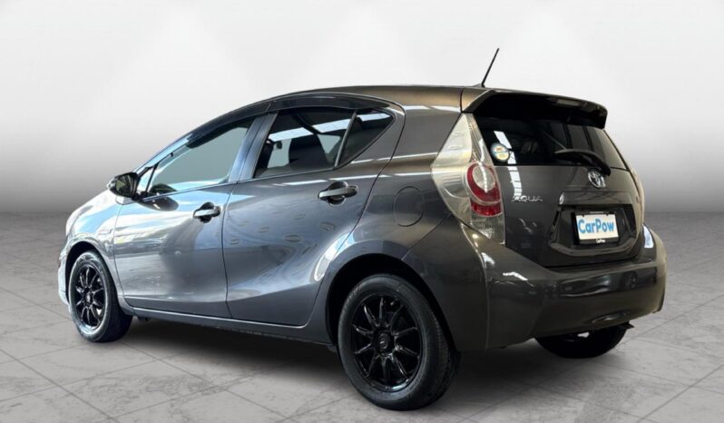 
								Toyota AQUA HYBRID 2012 full									