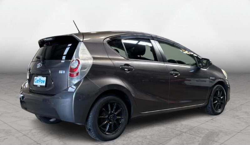 
								Toyota AQUA HYBRID 2012 full									