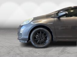 
										Toyota AQUA HYBRID 2012 full									