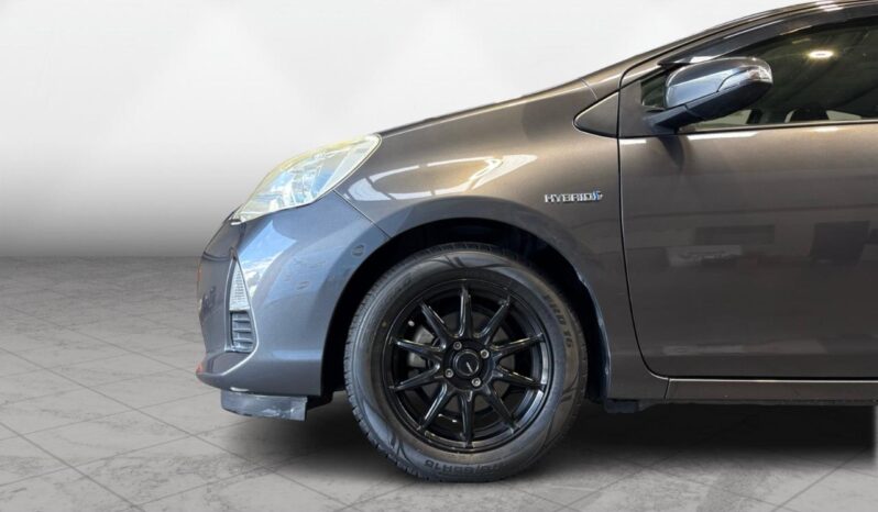 
								Toyota AQUA HYBRID 2012 full									