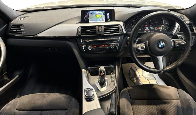 
								BMW 3 Series 320i Touring M Sports 2013 full									