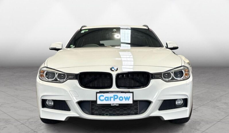 
								BMW 3 Series 320i Touring M Sports 2013 full									