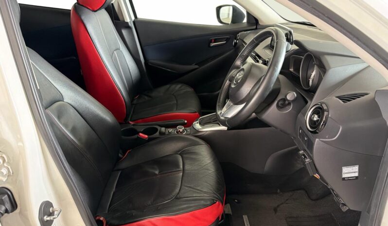 
								Mazda DEMIO 13S 2015 full									