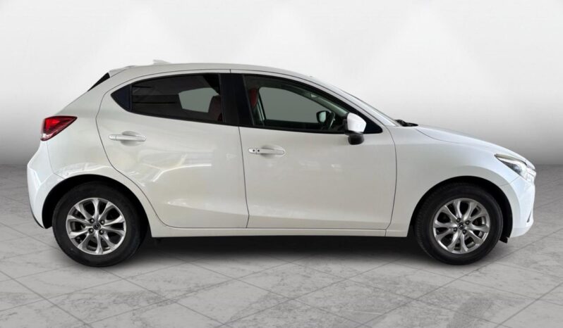 
								Mazda DEMIO 13S 2015 full									