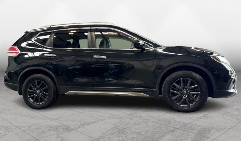 
								Nissan X-TRAIL 20X Black Extremer X 2015 full									