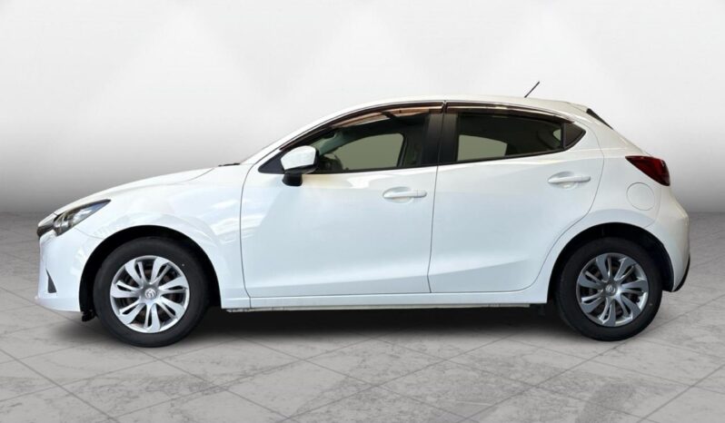 
								Mazda DEMIO 13C 2015 full									