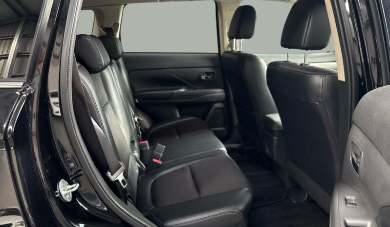 
								Mitsubishi Outlander PHEV 2014 full									