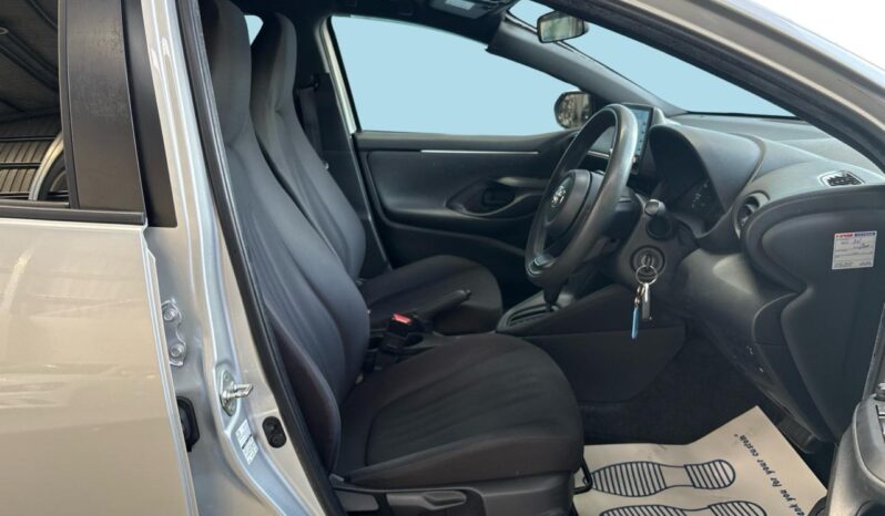 
								Toyota Yaris  2020 full									