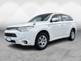 Mitsubishi OUTLANDER PHEV G Safety Package 2013