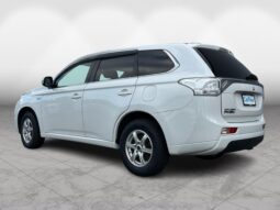 
										Mitsubishi OUTLANDER PHEV G Safety Package 2013 full									
