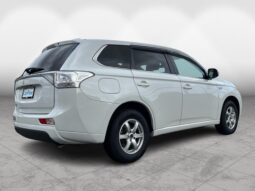 
										Mitsubishi OUTLANDER PHEV G Safety Package 2013 full									