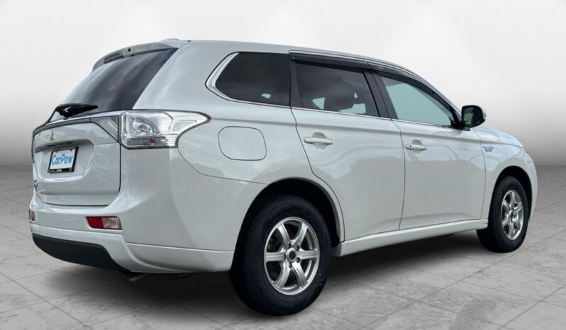 
								Mitsubishi OUTLANDER PHEV G Safety Package 2013 full									