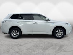 
										Mitsubishi OUTLANDER PHEV G Safety Package 2013 full									