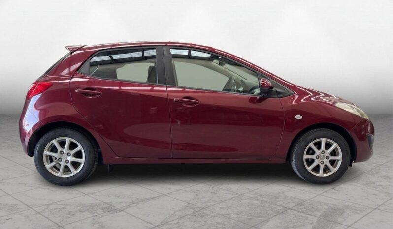 
								Mazda DEMIO  2011 full									