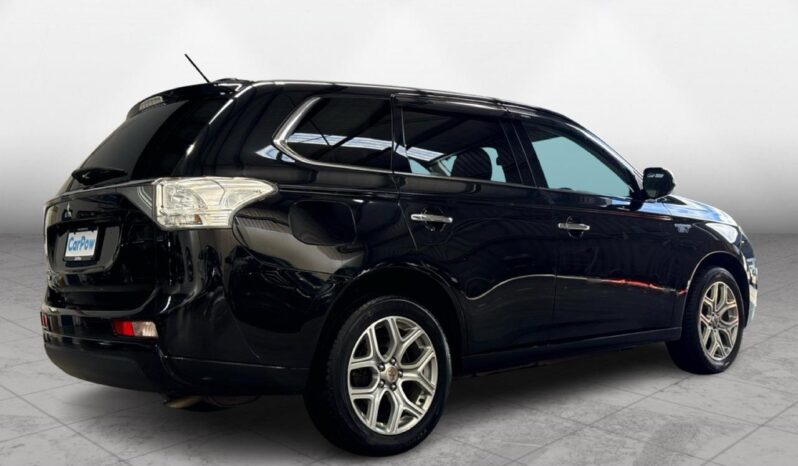 
								Mitsubishi OUTLANDER PHEV G Navi Package 2013 full									