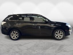 
										Mitsubishi OUTLANDER PHEV G Navi Package 2013 full									