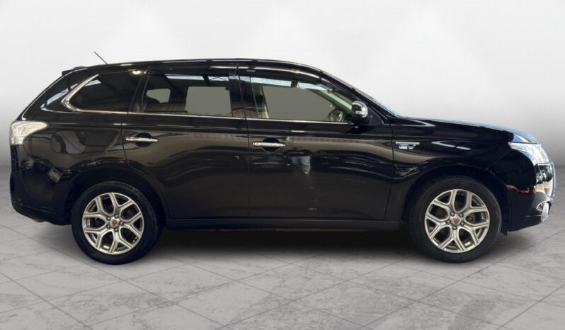 
								Mitsubishi OUTLANDER PHEV G Navi Package 2013 full									