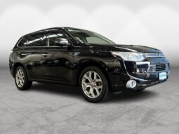 
										Mitsubishi OUTLANDER PHEV G Navi Package 2013 full									