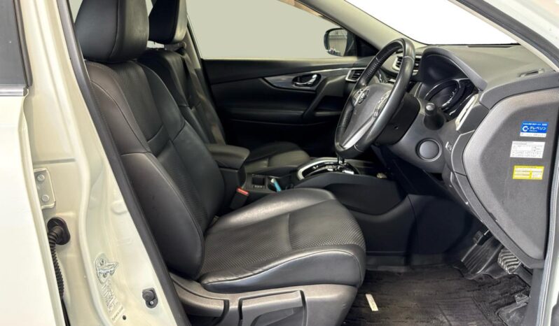 
								Nissan X-TRAIL  2015 full									