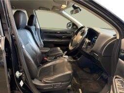 
										Mitsubishi OUTLANDER PHEV G Premium Package 2014 full									