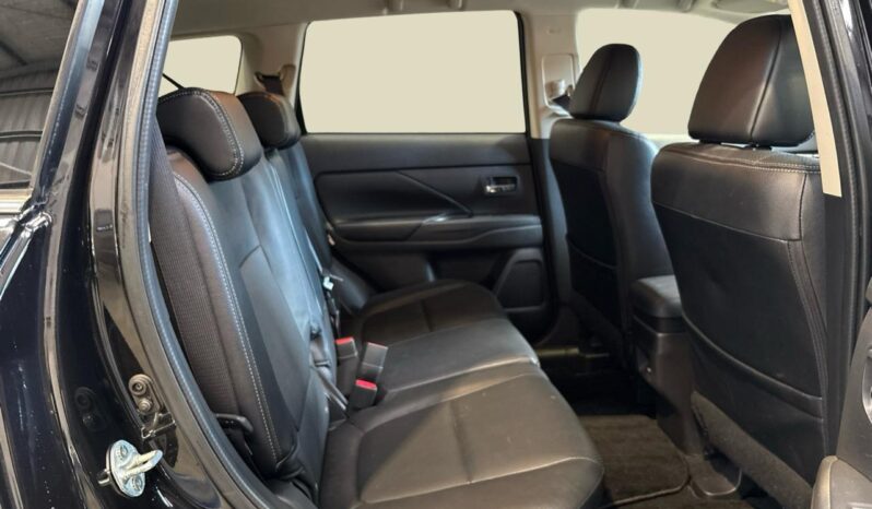 
								Mitsubishi OUTLANDER PHEV G Premium Package 2014 full									