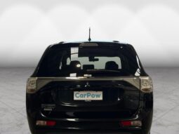 
										Mitsubishi OUTLANDER PHEV G Premium Package 2014 full									