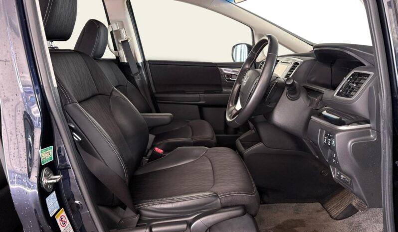 
								Honda ODYSSEY Absolute 2014 full									