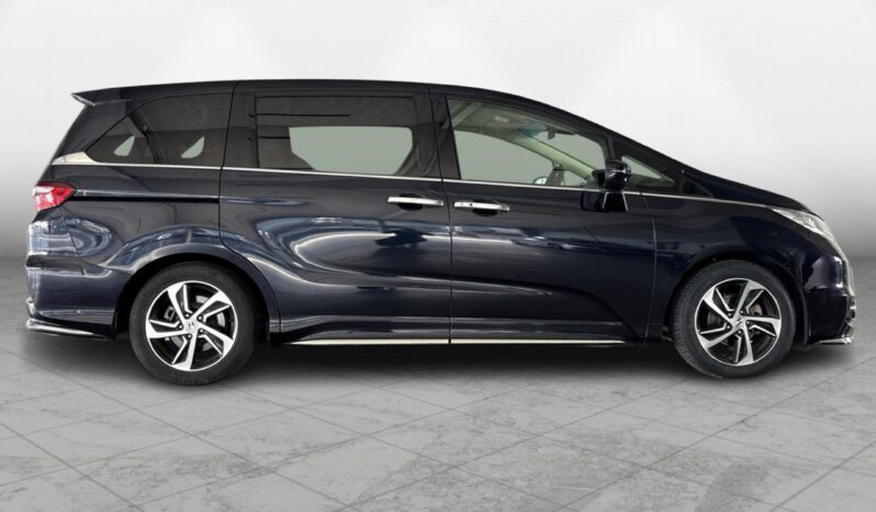 
								Honda ODYSSEY Absolute 2014 full									