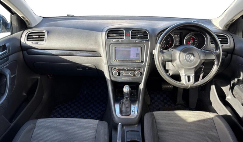 
								Volkswagen Golf  2011 full									