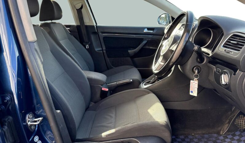 
								Volkswagen Golf  2011 full									