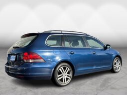 
										Volkswagen Golf  2011 full									