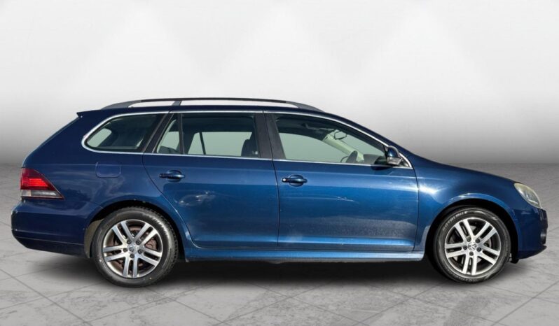 
								Volkswagen Golf  2011 full									