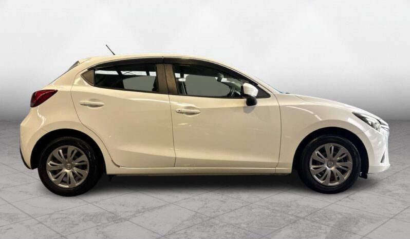 
								Mazda DEMIO 13C 2014 full									