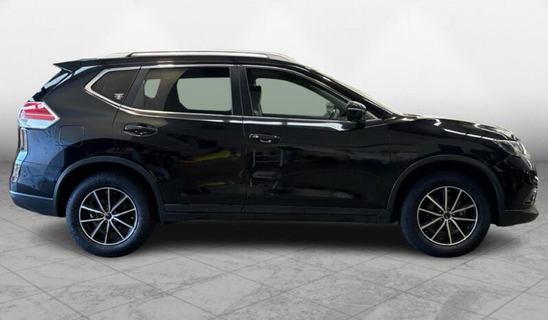 
								Nissan X-TRAIL  2015 full									