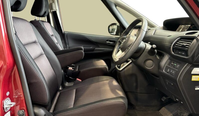 
								Nissan SERENA HIGHWAY STAR 5D 2017 full									