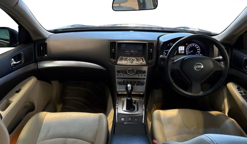 
								Nissan SKYLINE  2013 full									