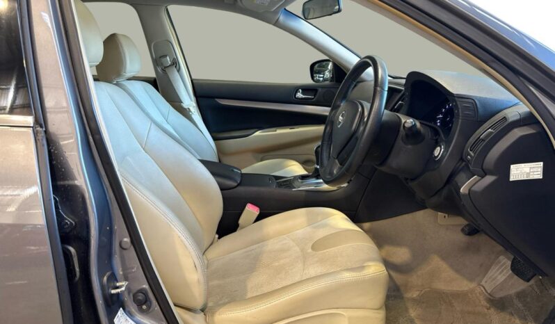 
								Nissan SKYLINE  2013 full									