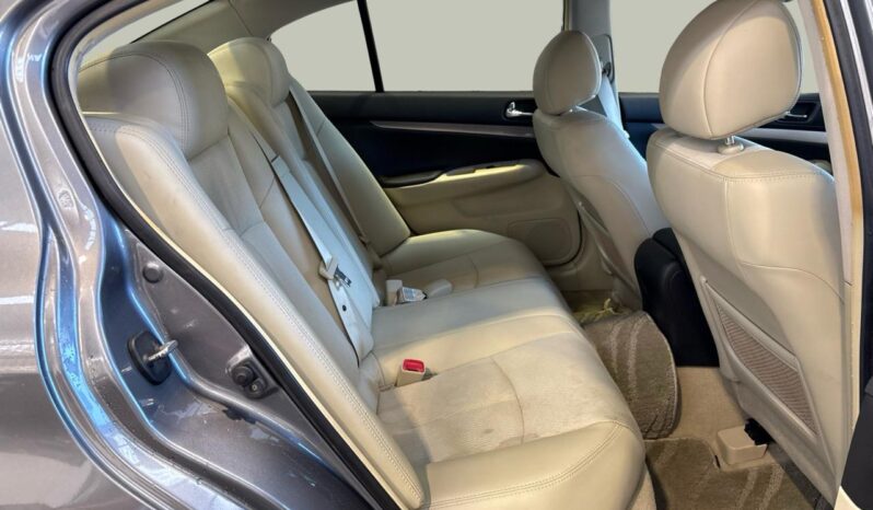 
								Nissan SKYLINE  2013 full									
