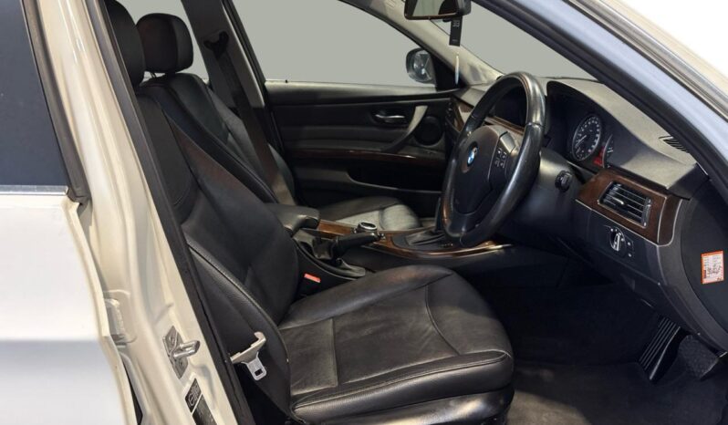 
								BMW 320I  2012 full									