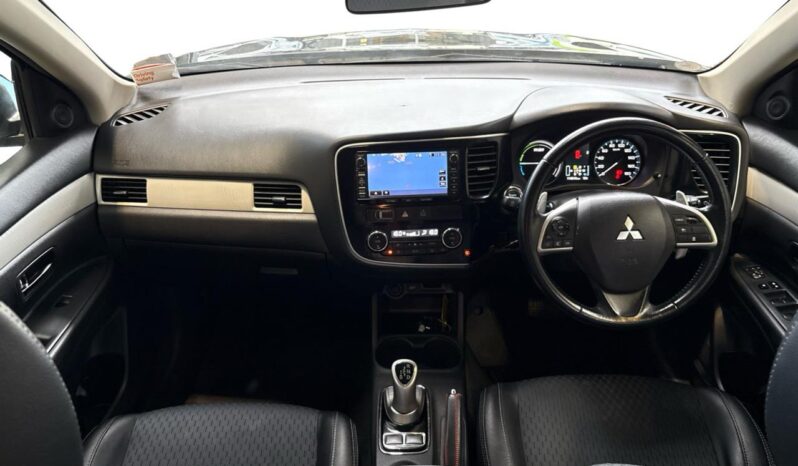 
								Mitsubishi Outlander  2014 full									
