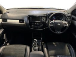 
										Mitsubishi OUTLANDER PHEV Sports Style Edition 4WD 2015 full									
