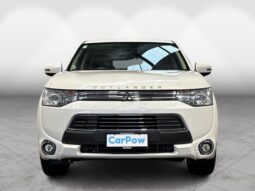 
										Mitsubishi OUTLANDER PHEV Sports Style Edition 4WD 2015 full									