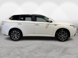 
										Mitsubishi OUTLANDER PHEV Sports Style Edition 4WD 2015 full									